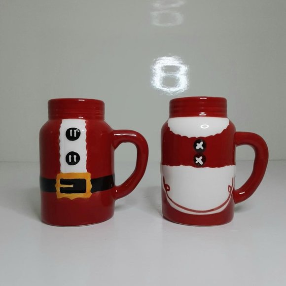 Christmas Themed Santa & Mrs Clause Salt & Pepper Shakers Christmas Holidays - Picture 1 of 2